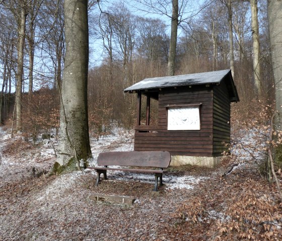 Schutzhütte mit Ruhebank, © Tourist-Information Islek
