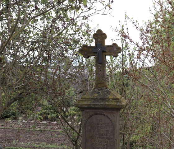 Brandkreuz im Bauerngarten des Mayischhofes, © Tourist-Information Islek