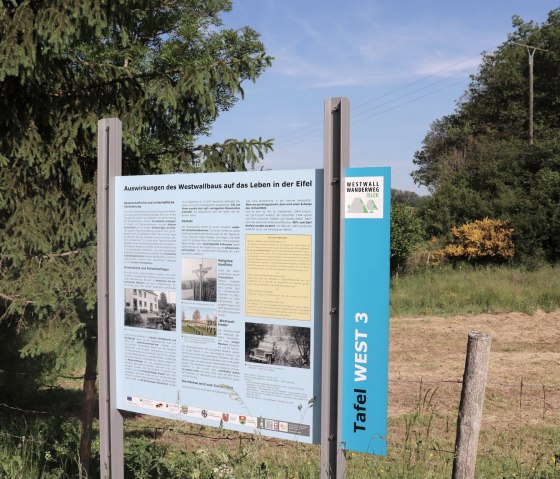 Infotafel am Westwall-Wanderweg, © Tourist-Information Islek