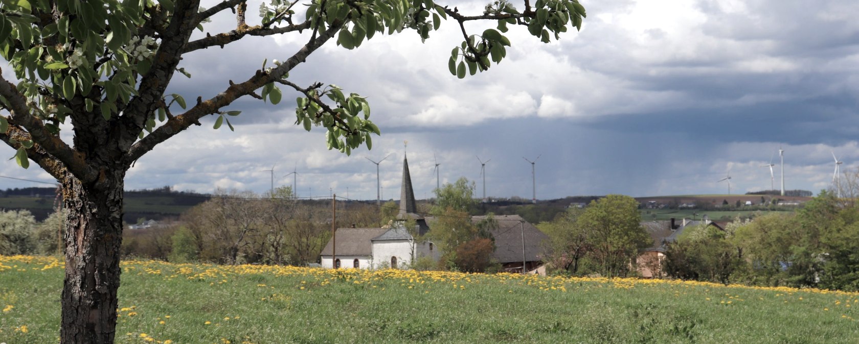 Blick auf die Lauperather Kapelle, © Tourist-Information Islek