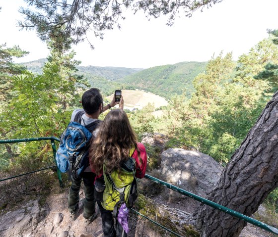 Traumhafte Ausblicke auf der Buntsandsteinroute, © Eifel Tourismus GmbH, AR-shapefruit AG