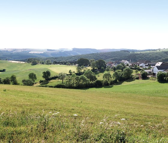 Blick über die Höhen der Eifel bei Krautscheid, © Volker Teuschler