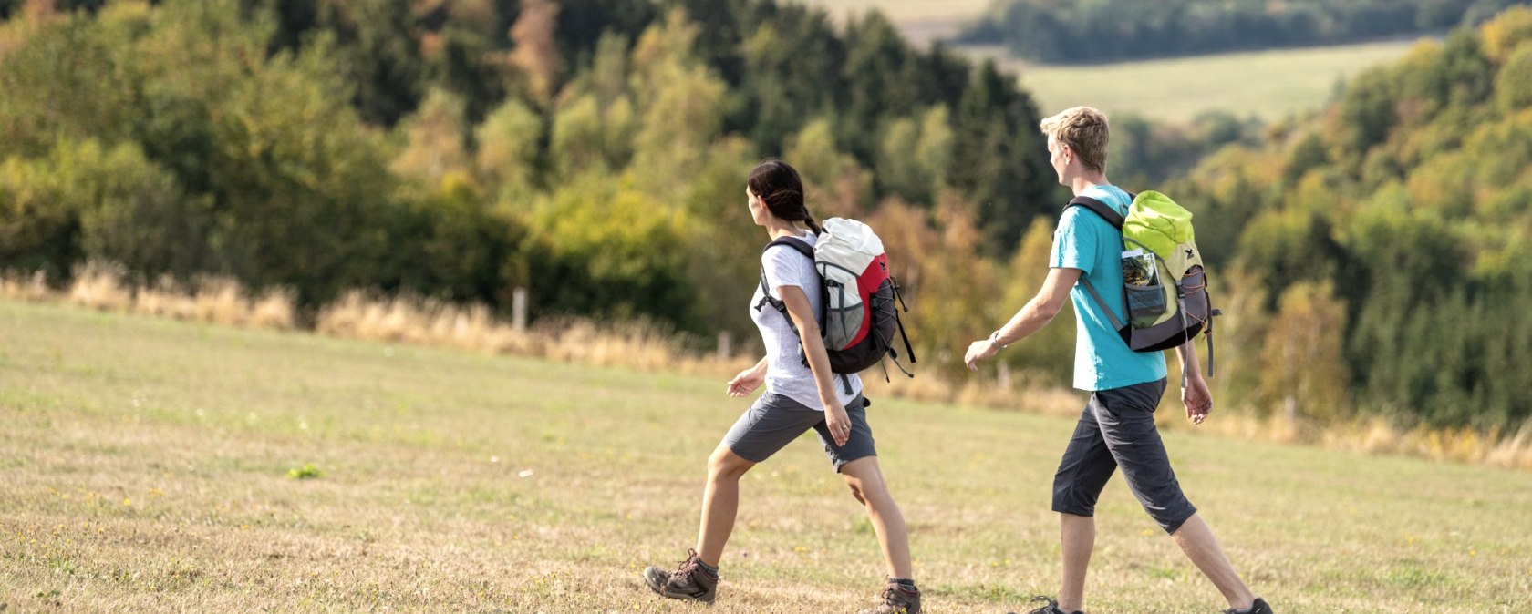 Wanderer in der Natur, © Eifel Tourismus GmbH, D. Ketz