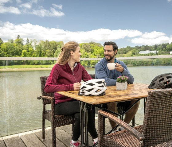 Am Stausee Bitburg lässt sich wunderbar rasten, © Eifel Tourismus GmbH, Dominik Ketz