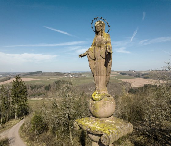 Marienstatue auf der Mariensäule Waxweiler, © Eifel Tourismus GmbH, D. Ketz