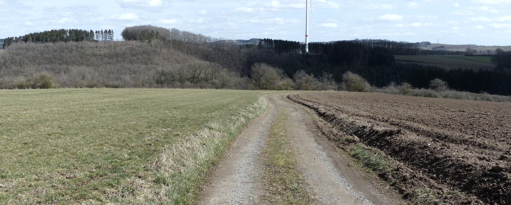 Spazierweg über die Felder, © Tourist-Information Islek