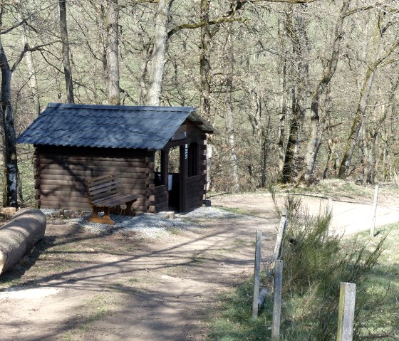 Schutzhütte am Weg oberhalb des Mühlbachs, © Tourist-Info Islek