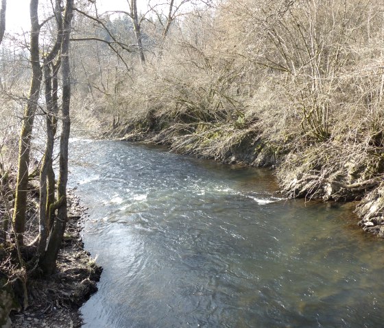 Auf der Brücke über die Prüm in Lünebach, © Tourist-Information Islek