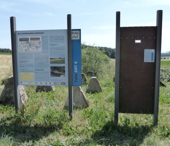 Türblech einer Gasschutztür, © Ingrid Wirtzfeld, Tourist-Information Islek